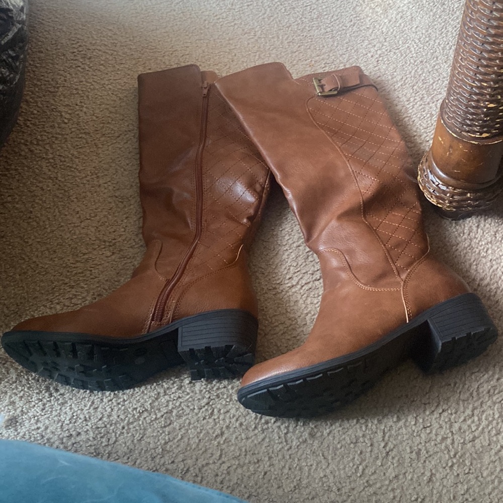 Brown boots - Picture 2 of 6